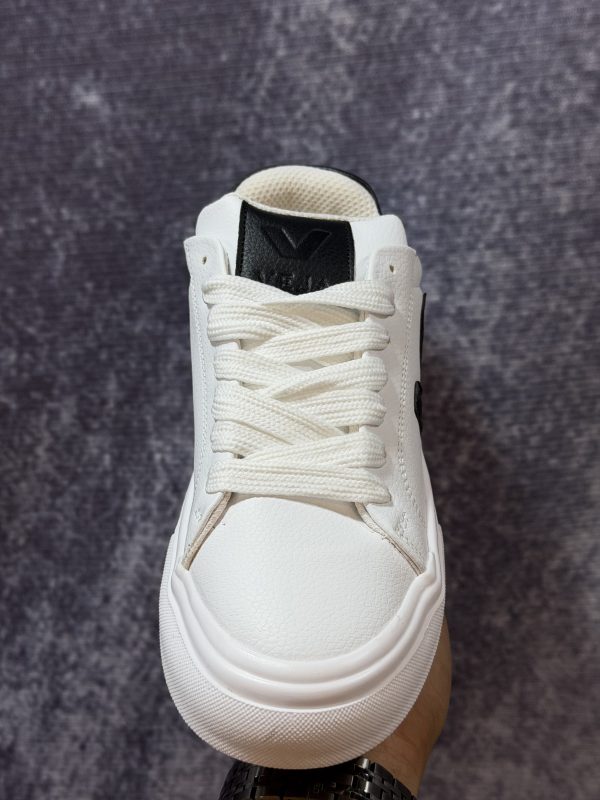 Vans Vera - Image 2